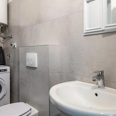 2 Bedroom Pet Friendly In