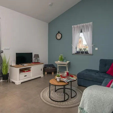 Ferienhaus 2 Bedroom Pet Friendly In Barban