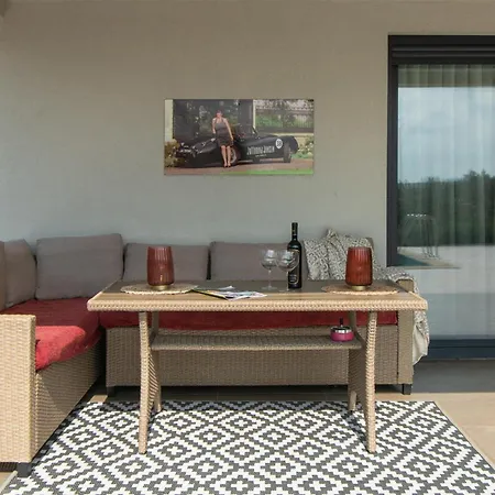 2 Bedroom Pet Friendly In *