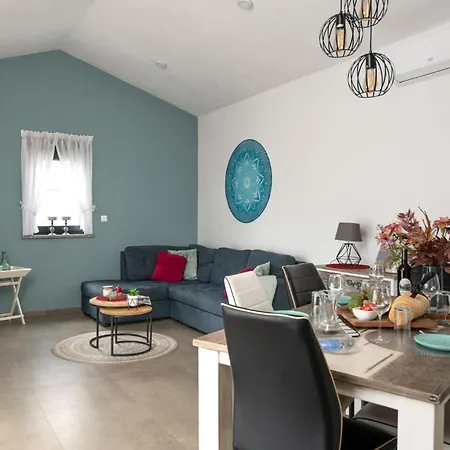 2 Bedroom Pet Friendly In Ferienhaus Barban