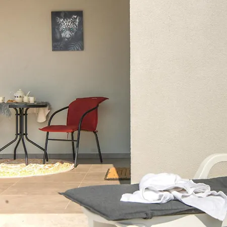 2 Bedroom Pet Friendly In Barban