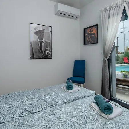 2 Bedroom Pet Friendly In