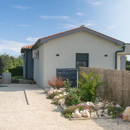 Ferienhaus 2 Bedroom Pet Friendly In