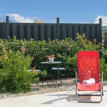 2 Bedroom Pet Friendly In *
